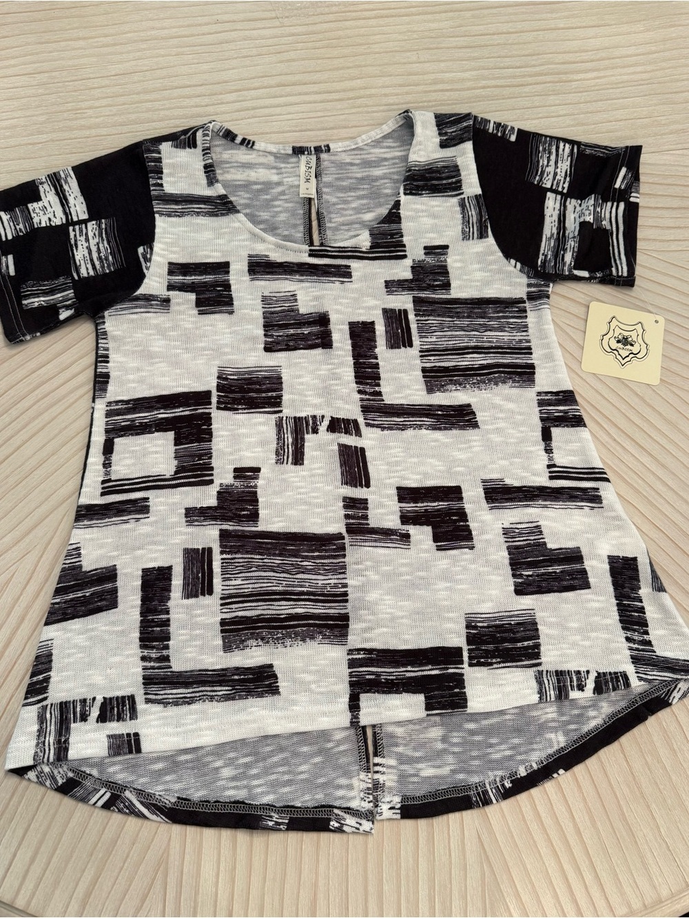 Women’s Black & White Geometric Short Sleeve Tee by